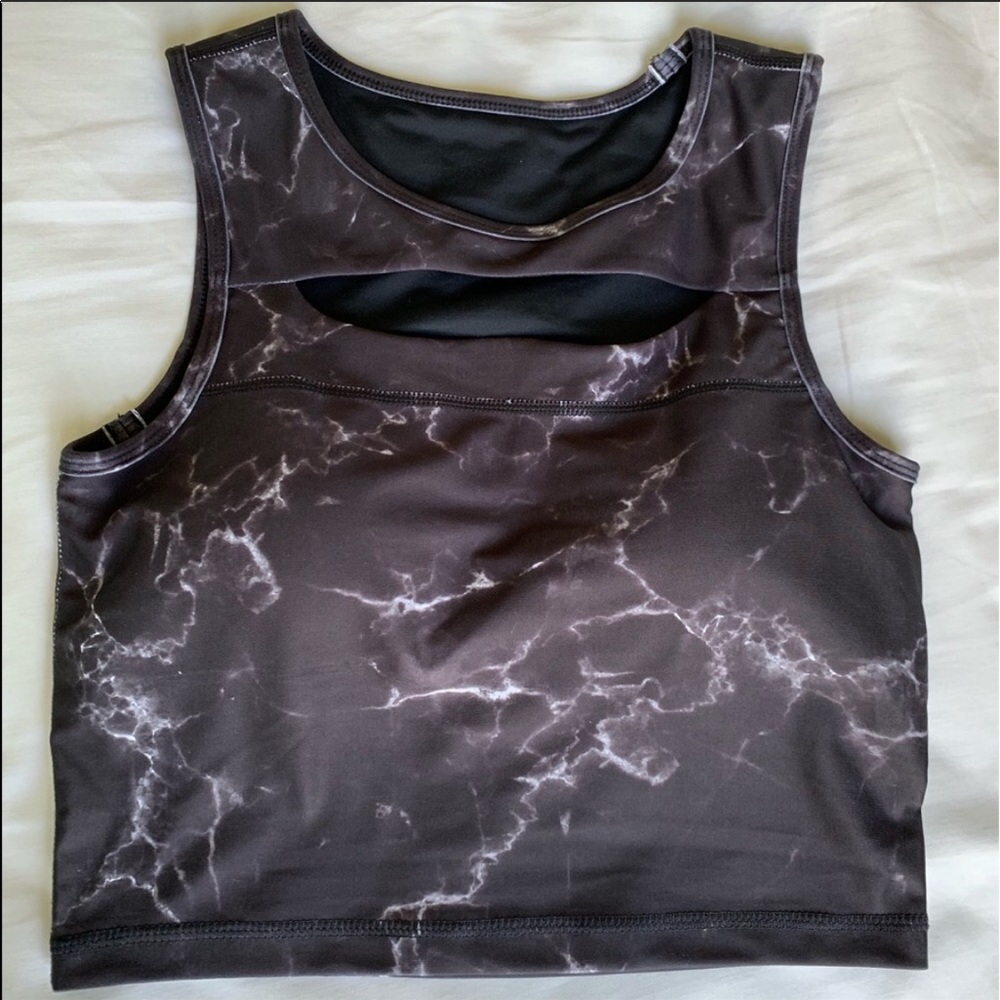 Buffbunny peek a boo crop